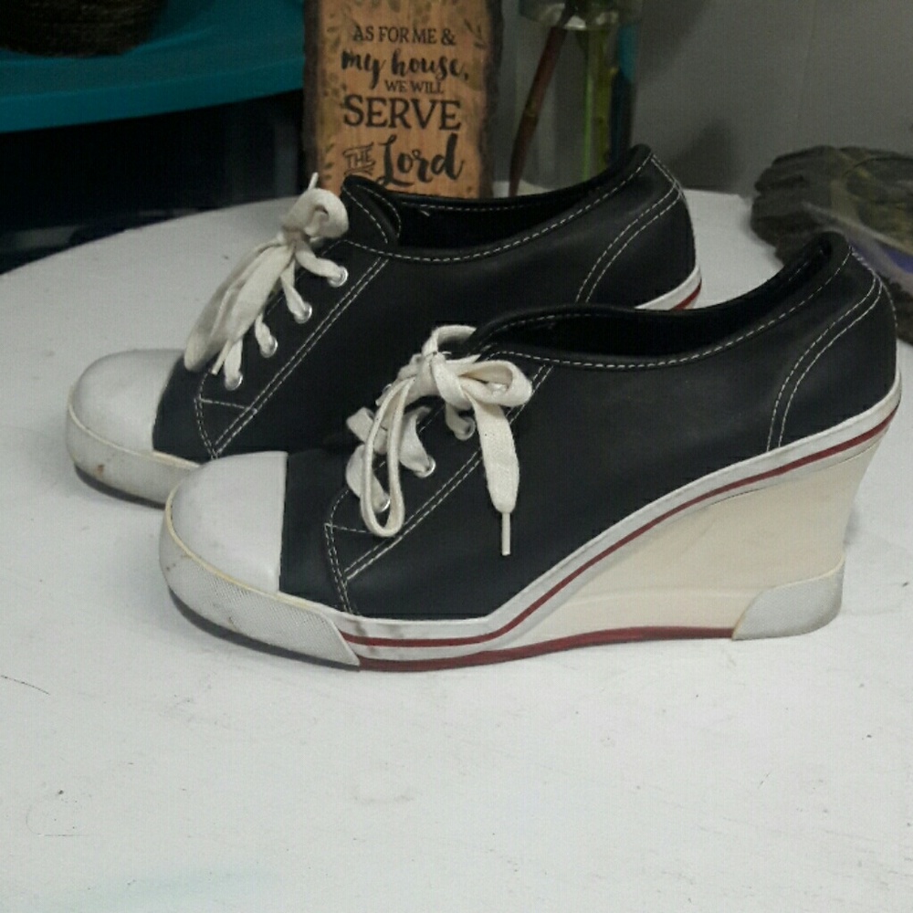 Fashion sneaker wedge
